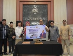 Wujud Kepedulian, Ajaib Group Serahkan Satu Unit Ambulans untuk Universitas Kuningan