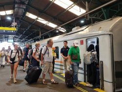 Penumpang Turis Asing Meningkat, KAI Daop 3 Cirebon Layani 22.861 Wisatawan Mancanegara pada Semester I 2026
