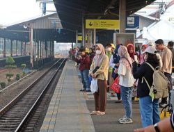 Puluhan Ribu Penumpang Gunakan Kereta Api di Daop 3 Cirebon Saat Libur HUT Ke-81 RI