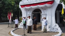 Keraton Kasepuhan Cirebon Gelar Upacara HUT RI ke-81 di Halaman Dewan Daru