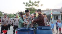Kemarau Mencekam, Polres Kuningan Bersama PAM Tirta Kamuning Bantu Pasok Air Bersih ke Desa Pakembangan