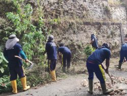 Bukan Sekadar Membina Warga Binaan, Lapas Kuningan Turun Perbaiki Jalan di Cisantana