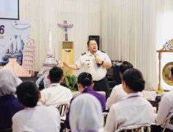 Imigrasi Cirebon Berikan Edukasi Keimigrasian Dalam Acara PKKMB di Kampus Politeknik Pariwisata Prima Internasional