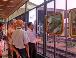 KAI Mini Fair Daop 3 Cirebon Hadirkan Seni, Budaya, dan Interaksi Pelanggan di Stasiun Cirebon