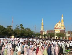 Menghadapi Kemarau Panjang, Ribuan Warga Majalengka Gelar Shalat Istisqa di Alun-Alun