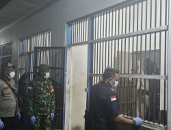 Sinergi TNI–Polri, Lapas Tanah Merah Sisir Blok Hunian, Temukan Benda-Benda Terlarang