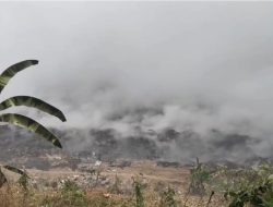 TPAS Gunung Santri Cirebon Terbakar, Api Merambat di Tengah Tumpukan Sampah