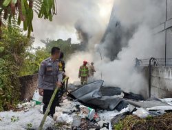 Kebakaran Hebat Landa Gudang Royal Techno Park Cirebon