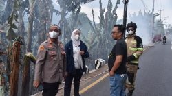 Di Tengah Penanganan Karhutla Gunung Ciremai, Wabup Tuti Turun Langsung Pantau Kebakaran Lahan di Karangmangu–Nanggerang