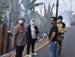 Di Tengah Penanganan Karhutla Gunung Ciremai, Wabup Tuti Turun Langsung Pantau Kebakaran Lahan di Karangmangu–Nanggerang