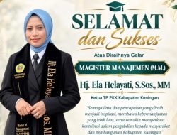 Belajar Tanpa Henti: Hj. Ella Helayati Lulus Magister Manajemen Cum Laude UNIKU